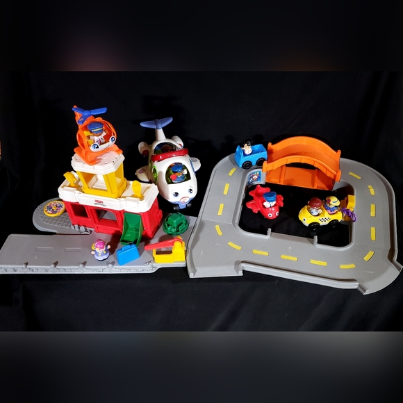 FISHER-PRICE Little People Airport Playset - Picture 1 of 5